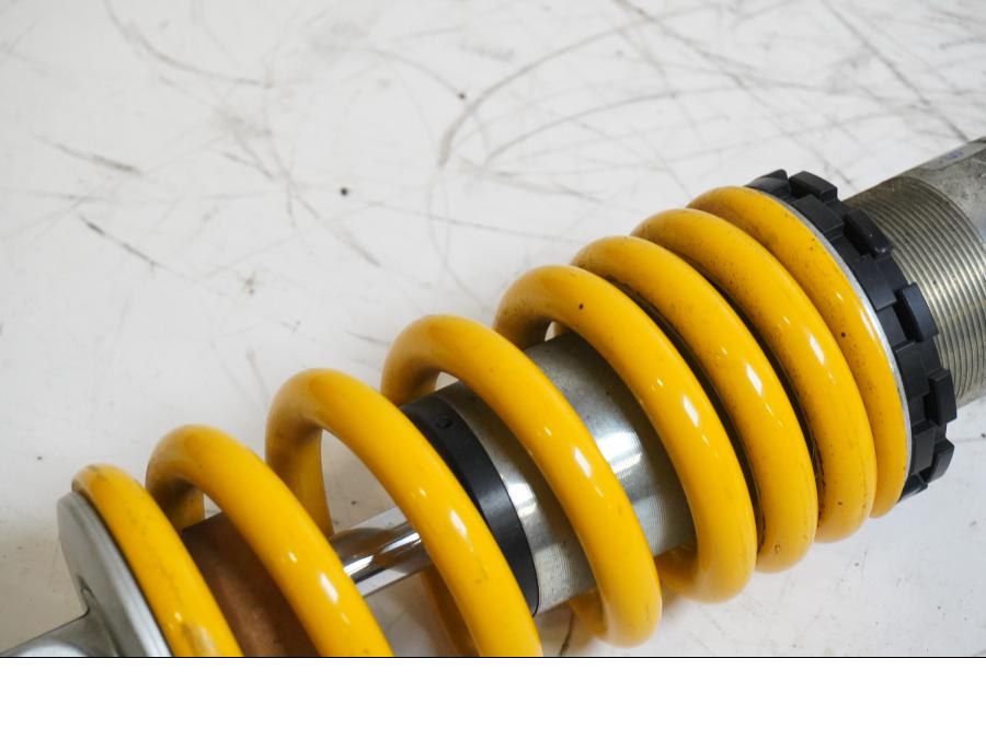 Höger sida på Stötdämpare från en Ducati Monster 696 -2008 motorcykel.