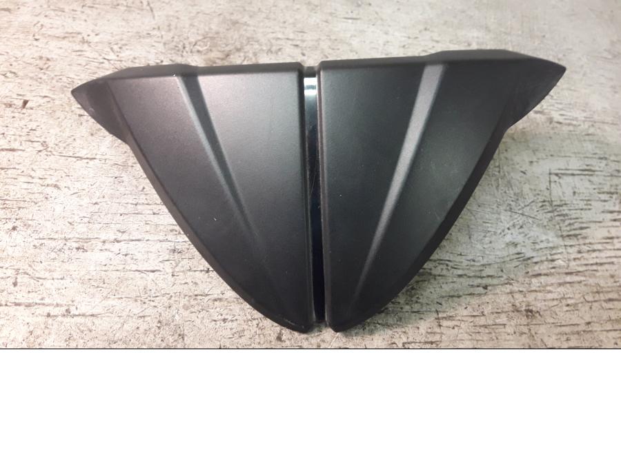 Baksidan på Instrumentkåpa från en Ducati 848 -2010 motorcykel.