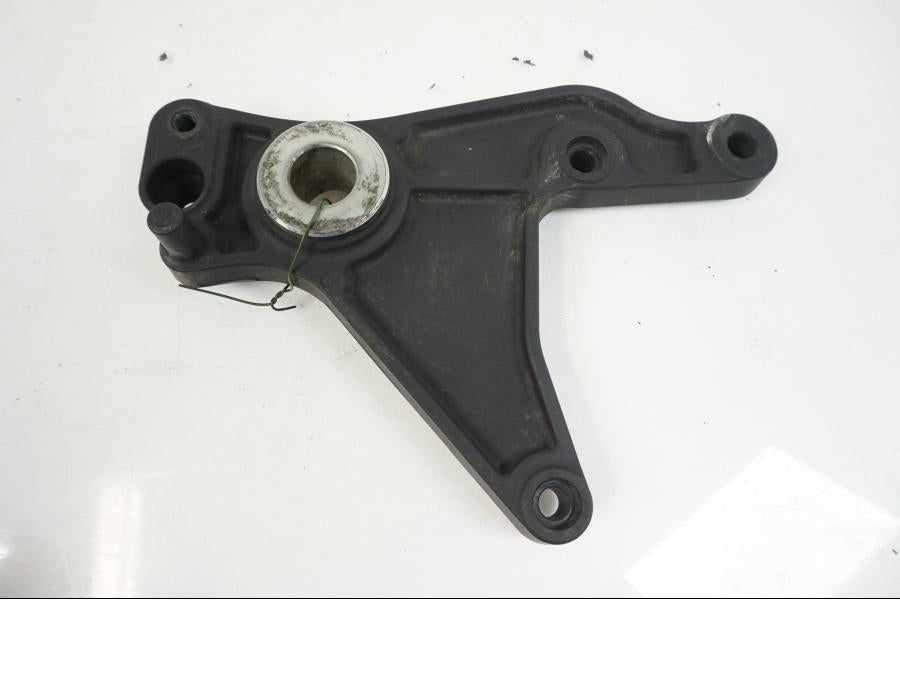 Höger sida på Bromsoksfäste från en Kawasaki Z 1000 -2017 motorcykel.