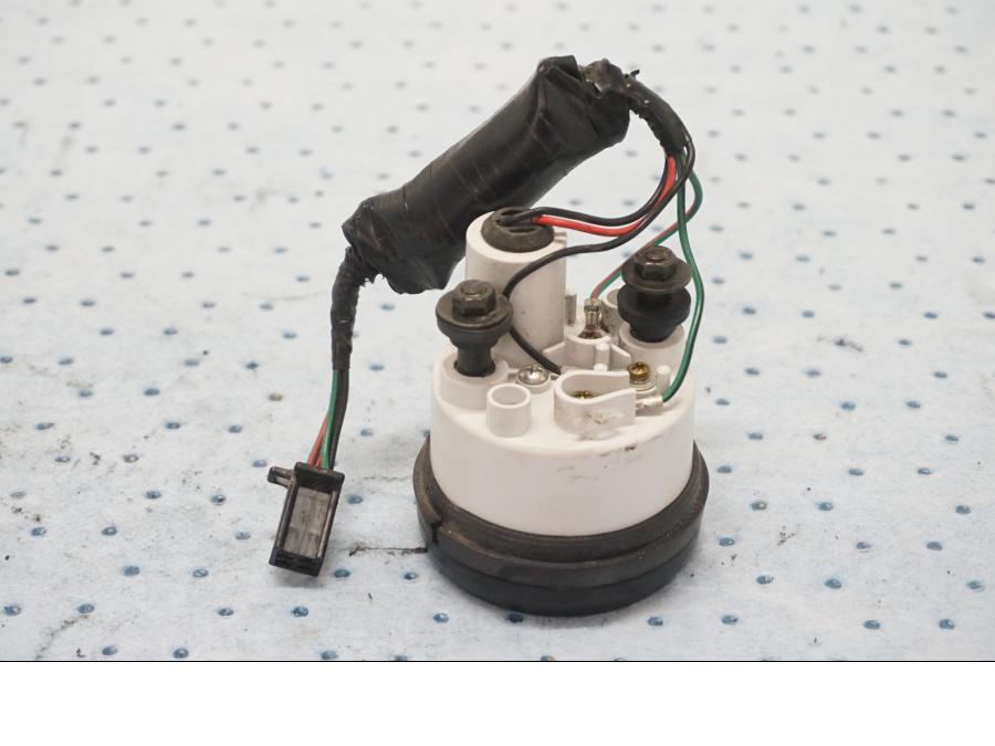 Baksidan på Bensinmätare från en Triumph Tiger -2001 motorcykel.