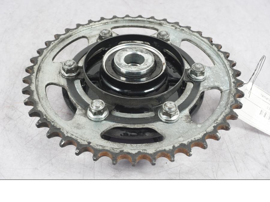 Framsidan på Drevfäste från en Yamaha MT-07 -2014 motorcykel.