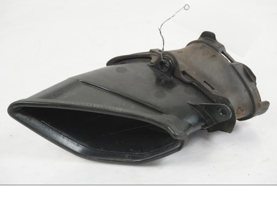 Framsidan på Luftburksnorkel från en Yamaha YZF 1000 R1 -2007 motorcykel.