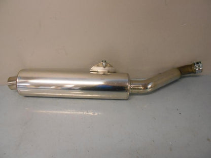 Framsidan på Ljuddämpare från en Honda CBR 600 -2001 motorcykel.