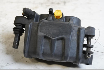 Baksidan på Bromsok från en BMW F 650 CS -2003 motorcykel.