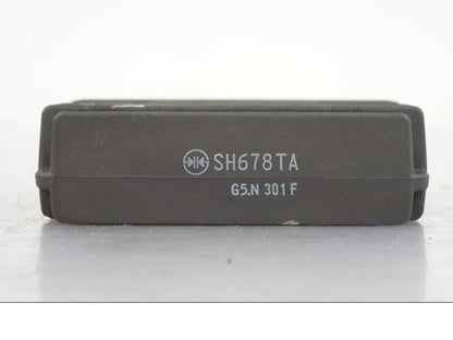 Vänster sida på Likriktare från en Kawasaki ER-6N -2016 motorcykel.