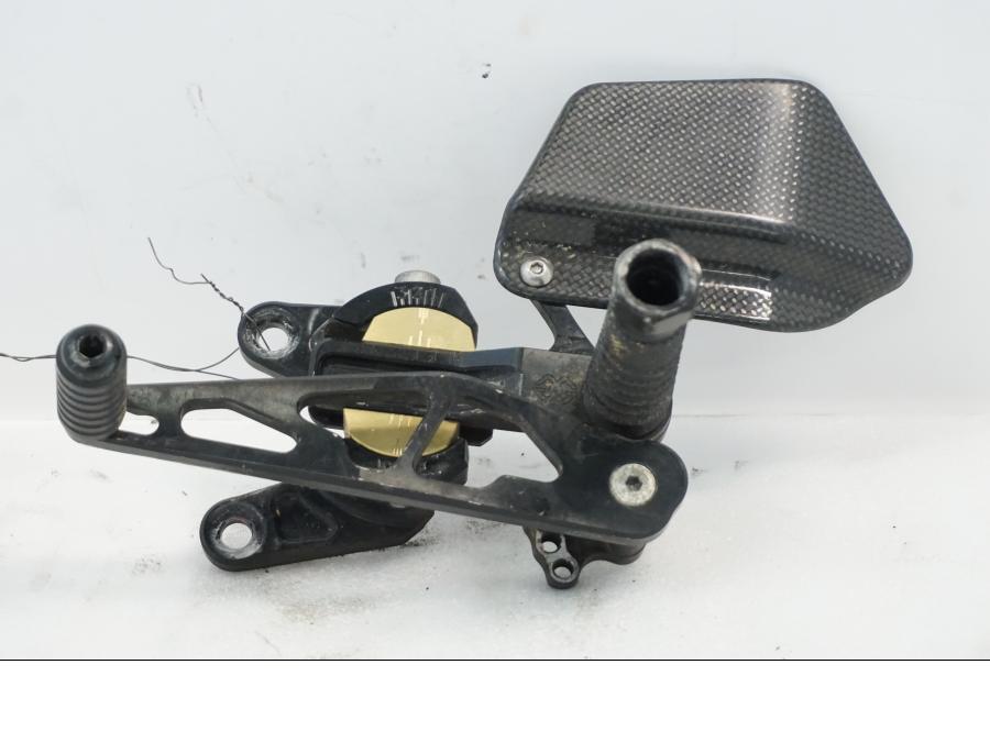 Vänster sida på Fotreglage från en Aprilia RSV 1000 -2010 motorcykel.