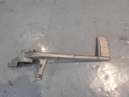 Baksidan på Bromspedal från en Yamaha YZF 1000 R1 -2005 motorcykel.