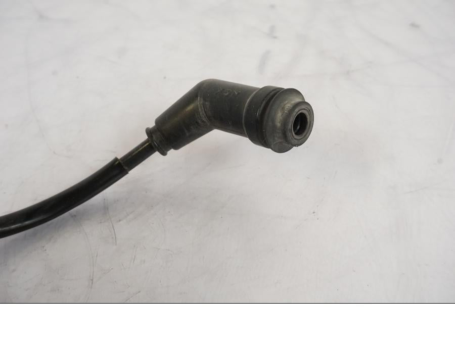 Vänster sida på Tändspole från en Honda CRF 1000 Africa Twin -2016 motorcykel.