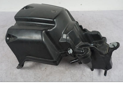 Vänster sida på Luftburk från en BMW K 1600 GTL -2015 motorcykel.