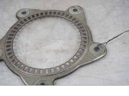 Höger sida på ABS krans från en BMW F 800 R -2018 motorcykel.