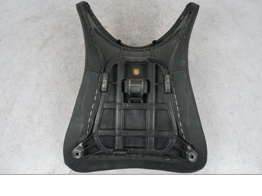 Extrabild2 på Sadel från en Buell 1125 R -2008 motorcykel.