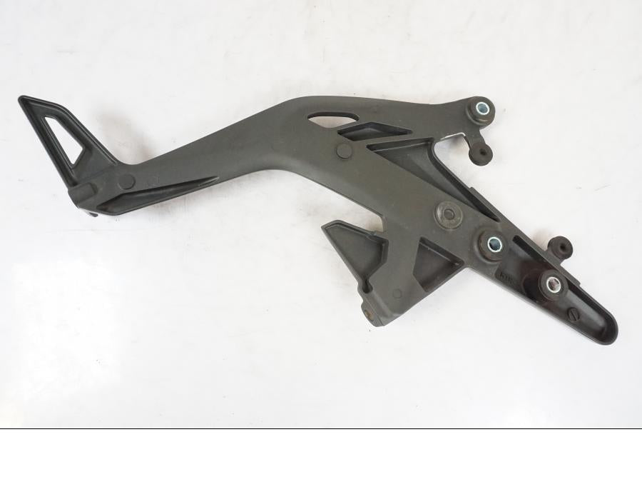 Extrabild3 på Fotpinnefäste från en Kawasaki ER-6N -2016 motorcykel.