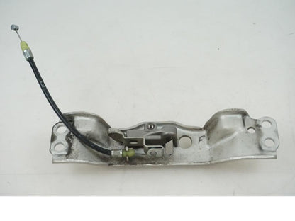 Framsidan på Sadellåsmekanism från en Honda CBR 1000 -2005 motorcykel.