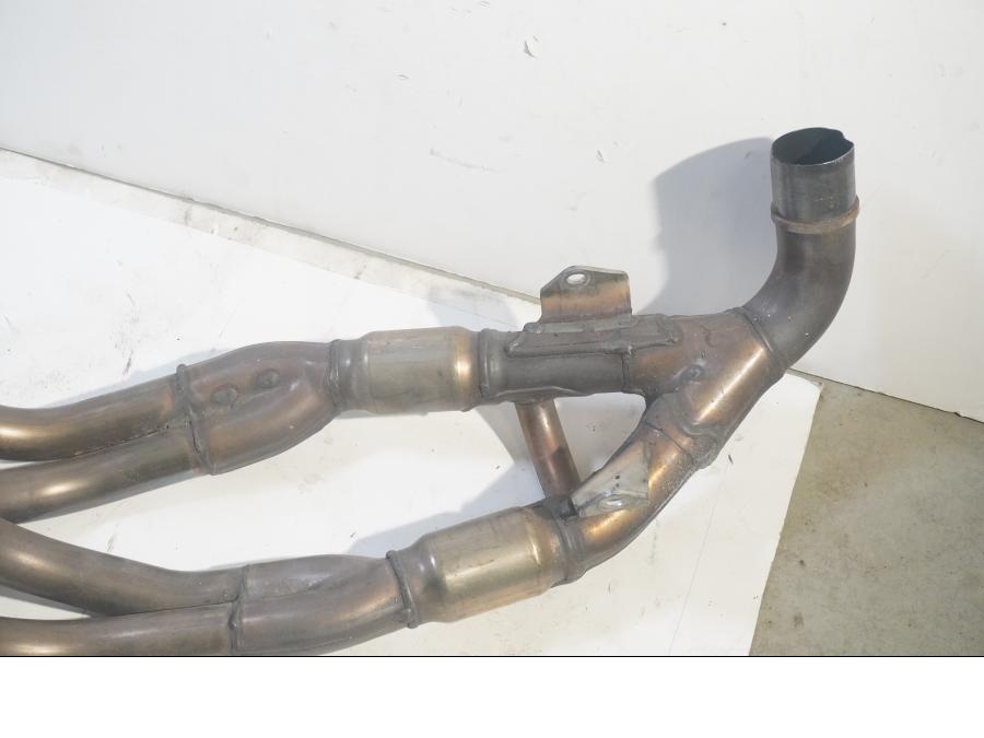 Baksidan på Grenrör från en Honda CBR 600 RR -2003 motorcykel.