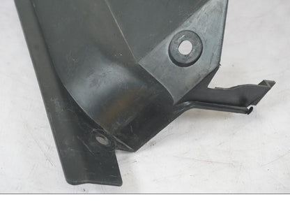 Höger sida på Undertail från en Yamaha XVS 1100 -2004 motorcykel.