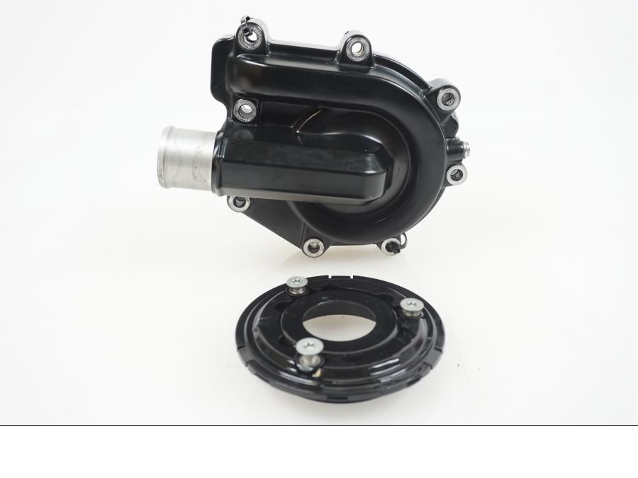 Framsidan på Vattenpump från en BMW F 850 GS -2019 motorcykel.