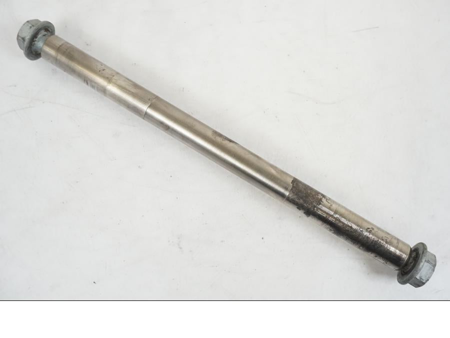 Framsidan på Axel från en Husqvarna 701 SUPERMOTO ABS -2016 motorcykel.