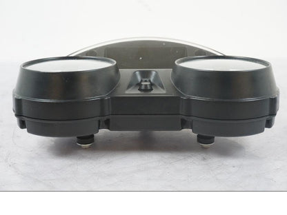 Snett nerifrån på Instrumentpanel från en Kawasaki ZZ-R 1400 -2009 motorcykel.