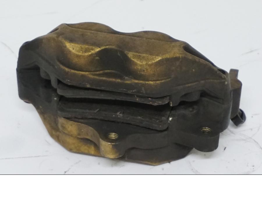 Snett uppifrån på Bromsok från en Honda CBR 900 RR -2002 motorcykel.