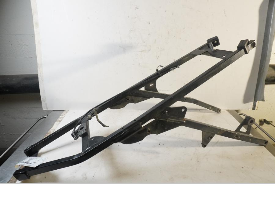 Höger sida på Bakram från en KTM 1190 Adventure -2014 motorcykel.