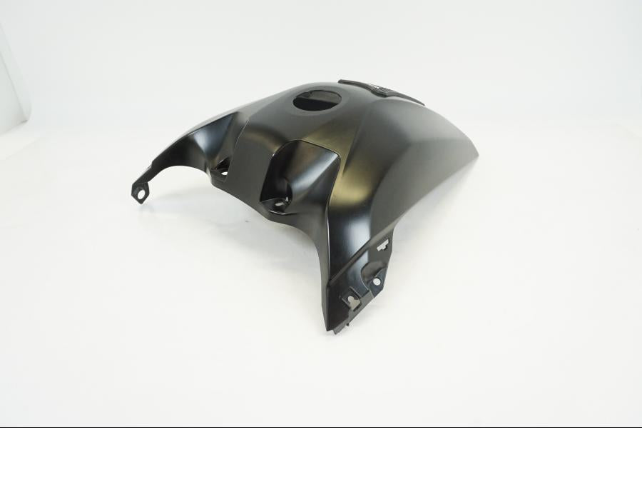 Baksidan på Bensintankskåpa från en Yamaha Tenere 700 -2020 motorcykel.