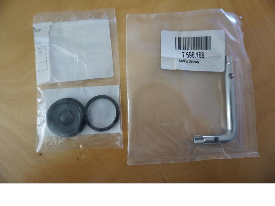 Baksidan på Oljelock från en BMW R 1250 GS -2021 motorcykel.