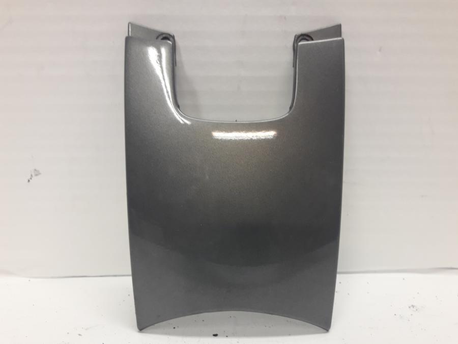 Framsidan på Bensintankskåpa från en BMW K 1200 LT -2006 motorcykel.