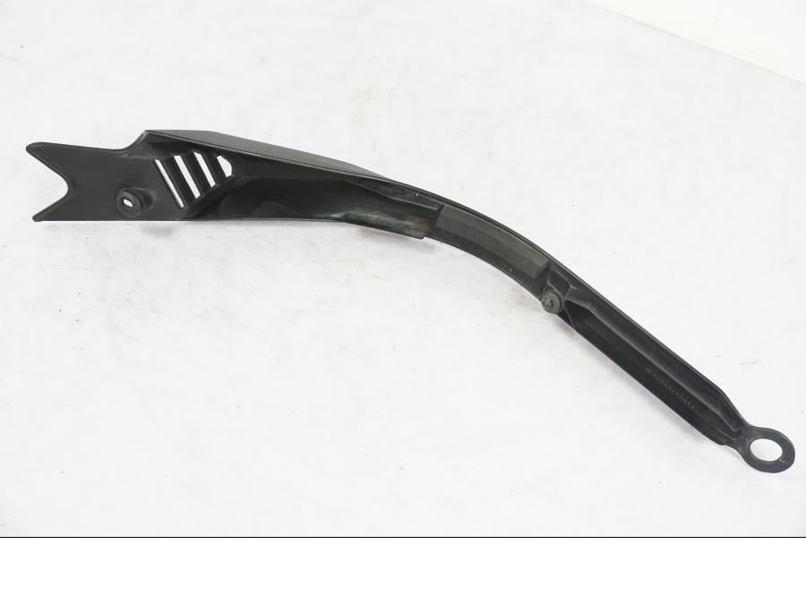 Snett uppifrån på Luftintag från en Kawasaki ER-6N -2016 motorcykel.