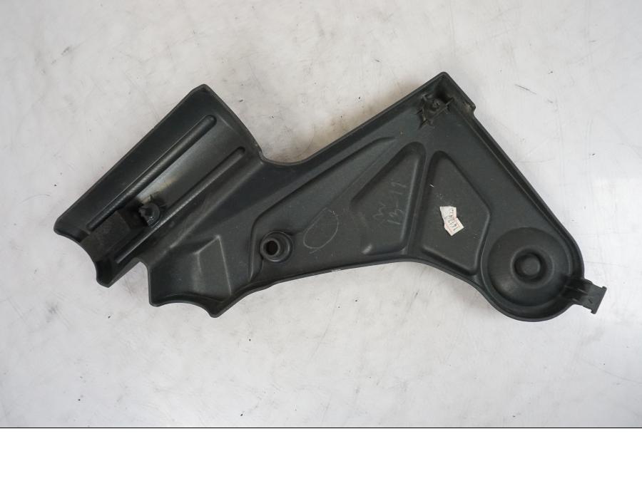 Snett uppifrån på Ramskydd från en Kawasaki Versys 650 -2014 motorcykel.