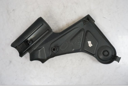 Snett uppifrån på Ramskydd från en Kawasaki Versys 650 -2014 motorcykel.