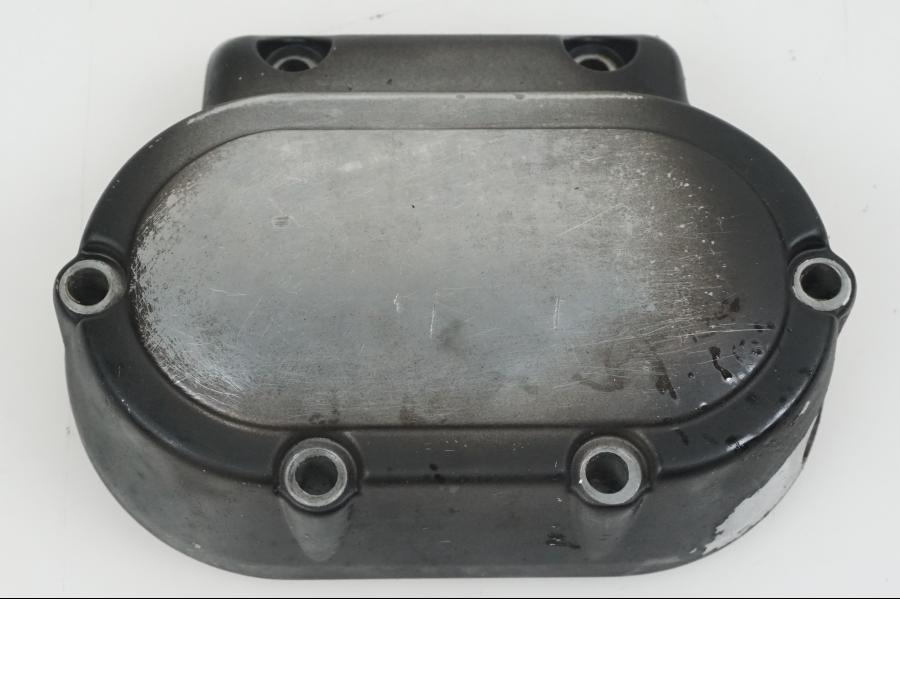 Framsidan på Kopplingskåpa från en H-D Electra Glide FLHT -2005 motorcykel.