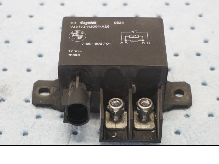 Framsidan på Startrelä från en BMW F 800 ST -2007 motorcykel.