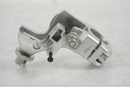 Vänster sida på Kopplingsklo från en Suzuki VZR 1800 -2009 motorcykel.