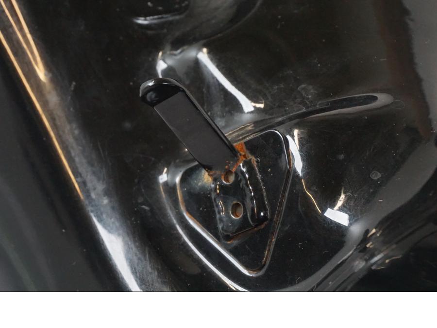 Baksidan på Bensintank från en Kawasaki ZZ-R 1400 -2009 motorcykel.