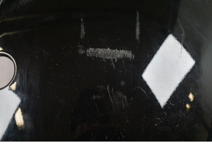 Snett uppifrån på <p>Bakskärm från Kawasaki VN 900 Custom 2007.</p>

<p>Lackskador, skrapmärke, repor se bilder.</p> motorcykel.