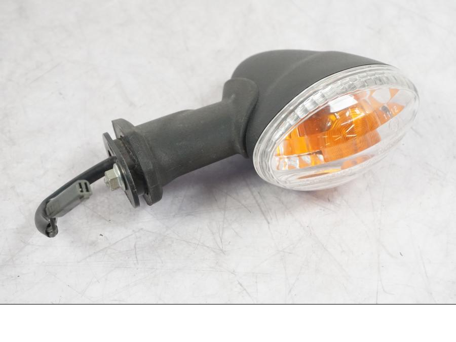 Framsidan på Blinkers från en Suzuki GSF 1250 -2010 motorcykel.