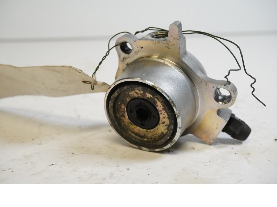 Baksidan på Kopplingslavcylinder från en Honda CBR 1000 F -1993 motorcykel.