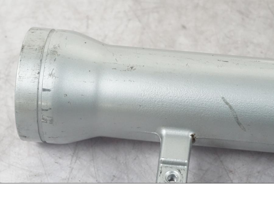 Snett uppifrån på Gaffelben från en Suzuki SV 650 S -2005 motorcykel.