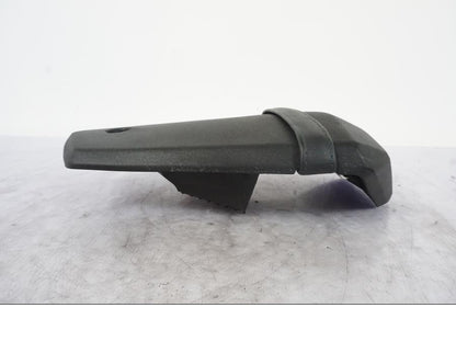 Vänster sida på Sadel från en Yamaha YZF-R 125 -2008 motorcykel.