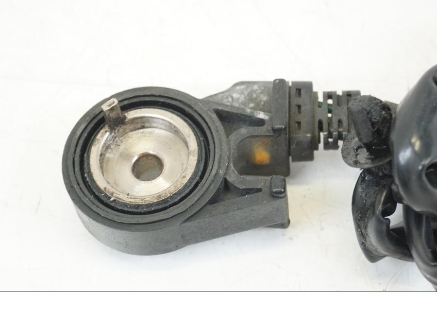 Baksidan på Sidostödsbrytare från en Honda CB 600 F -2008 motorcykel.