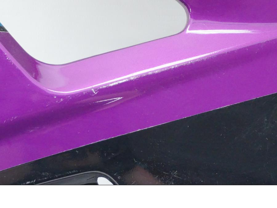 Vänster sida på Sidkåpa från en Yamaha FZR 1000 -1993 motorcykel.