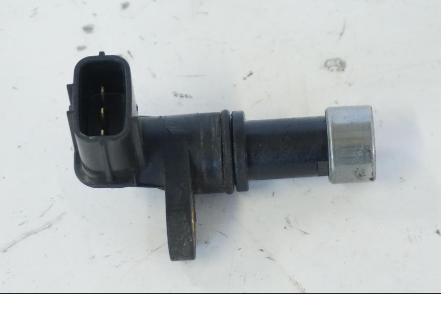 Vänster sida på Hastighetsgivare från en Honda SH 300 A -2011 scooter.