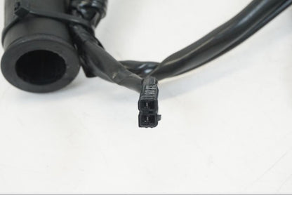 Snett nerifrån på Handtag från en Yamaha MT-09 Tracer -2021 motorcykel.