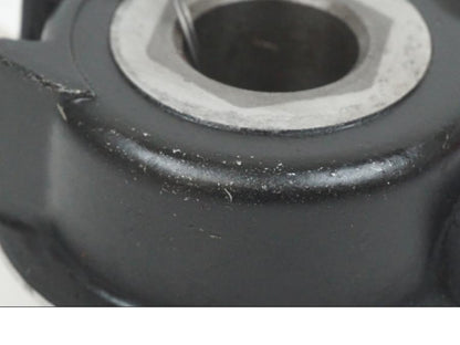 Snett uppifrån på Hastighetsdrivning från en Yamaha XJ 900 -1997 motorcykel.