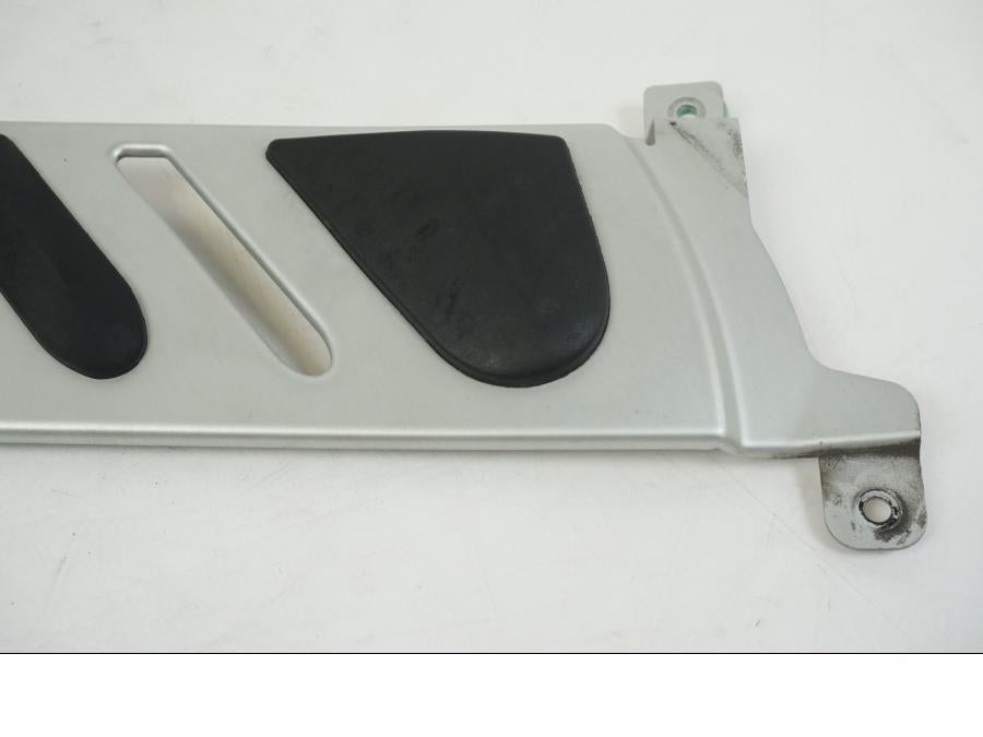 Snett uppifrån på Ramskydd från en BMW F 650 CS -2002 motorcykel.