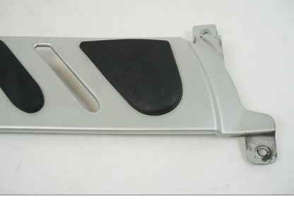 Snett uppifrån på Ramskydd från en BMW F 650 CS -2002 motorcykel.