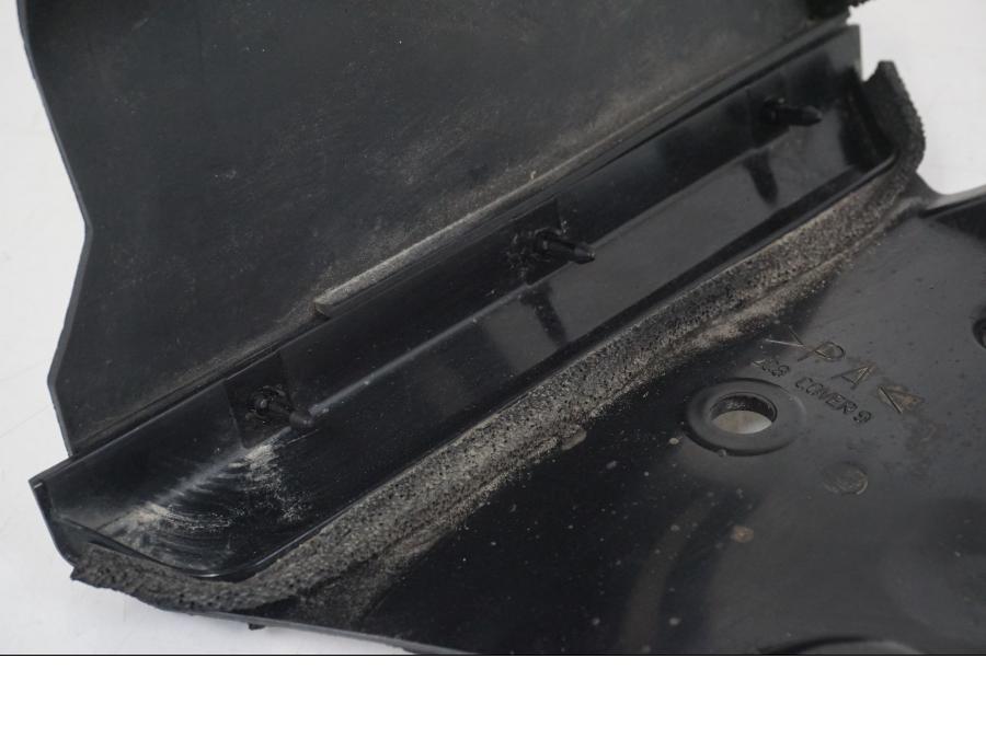 Snett uppifrån på Värmeskydd från en Yamaha YZF 1000 R1 -2007 motorcykel.