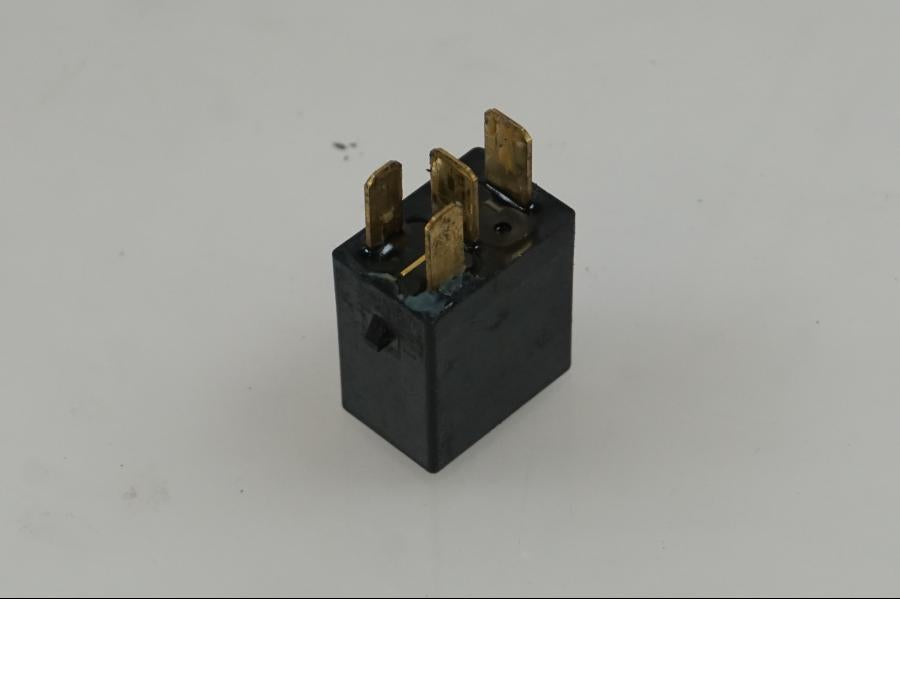 Framsidan på Relä från en Triumph Speed Triple -2011 motorcykel.