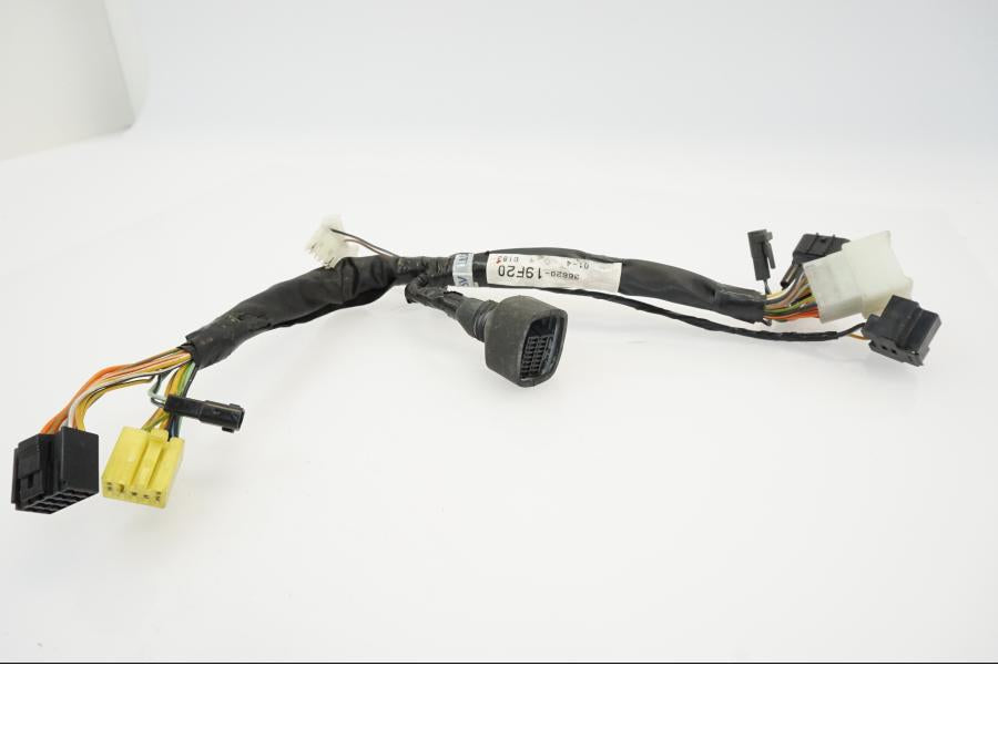 Snett uppifrån på Kabelstam från en Suzuki SV 650 -2001 motorcykel.