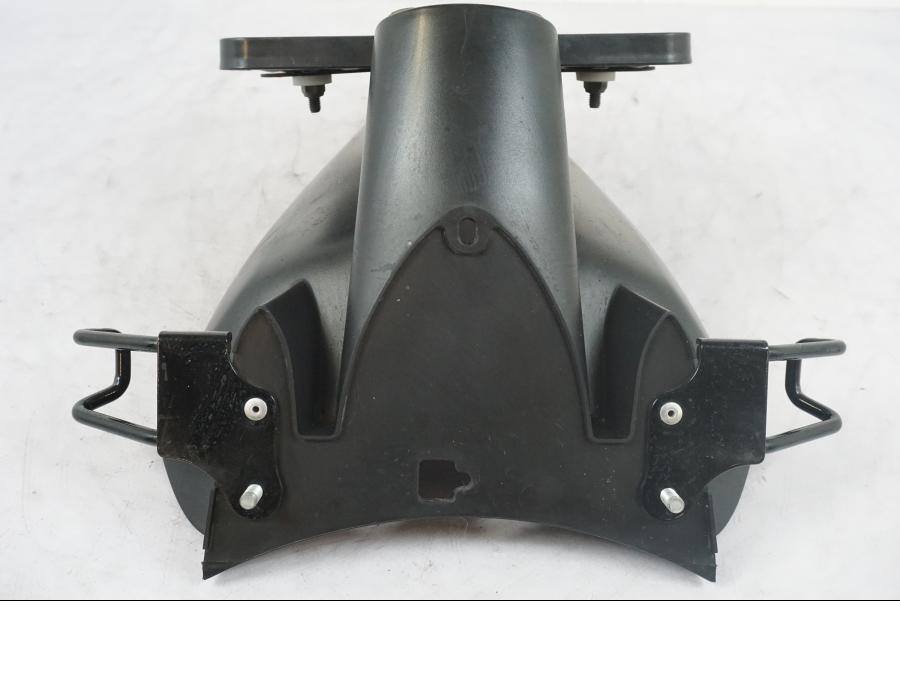 Vänster sida på Skylthållare från en Kawasaki ZZ-R 1400 -2009 motorcykel.